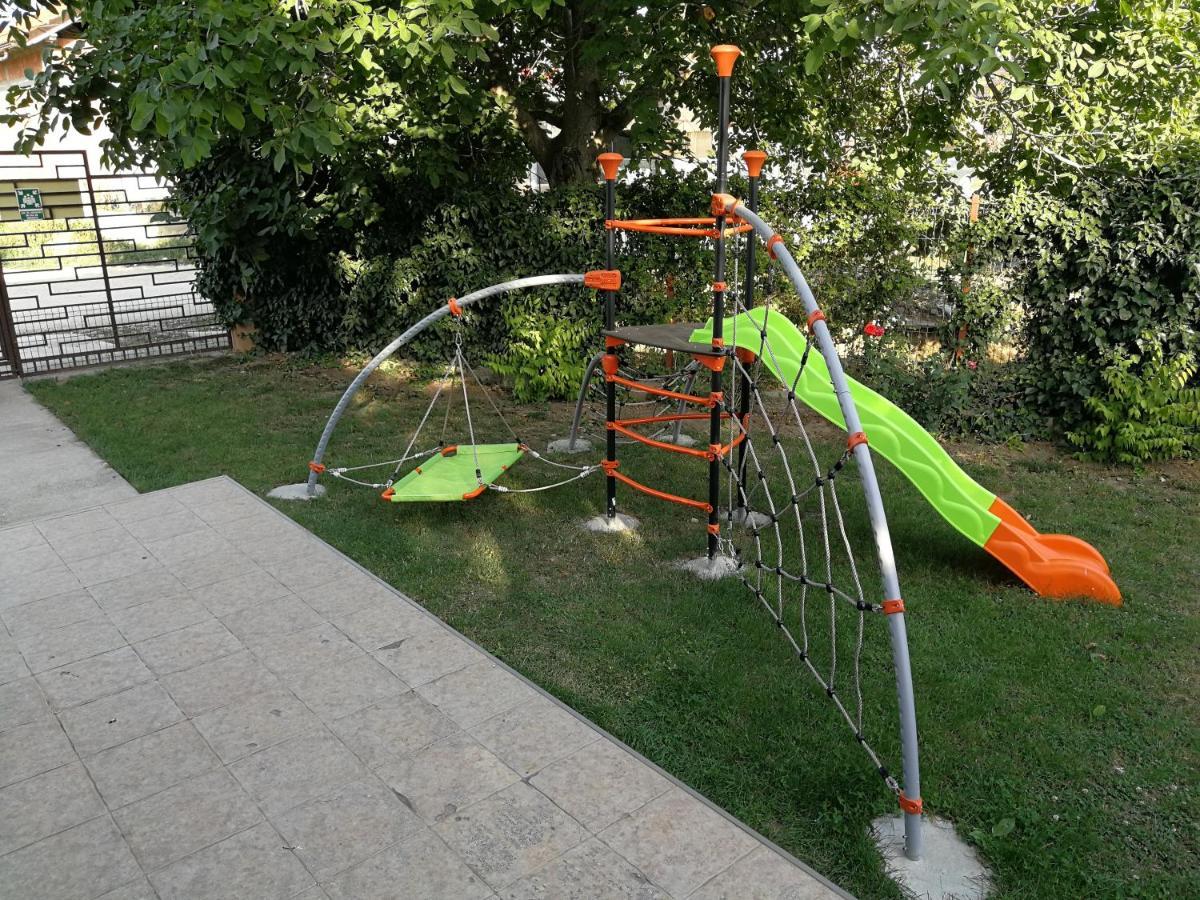 Pensiunea Socrita Corbu  Bagian luar foto